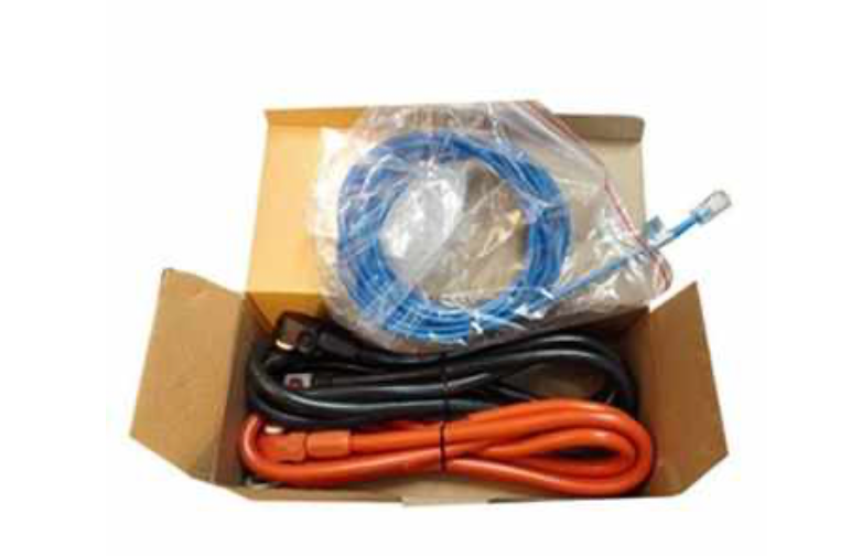 Kit de cables de conexión para baterías e inversores solares: 1 cable positivo 2m, 1 cable negativo 2m y 1 cable CAN 3.5m.